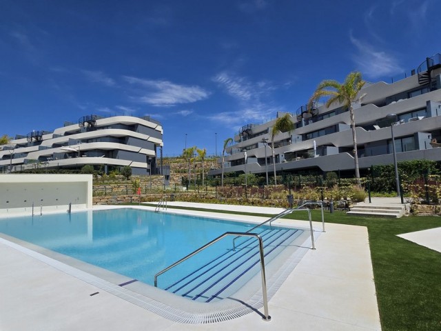Apartamento con 3 Dormitorios  en New Golden Mile