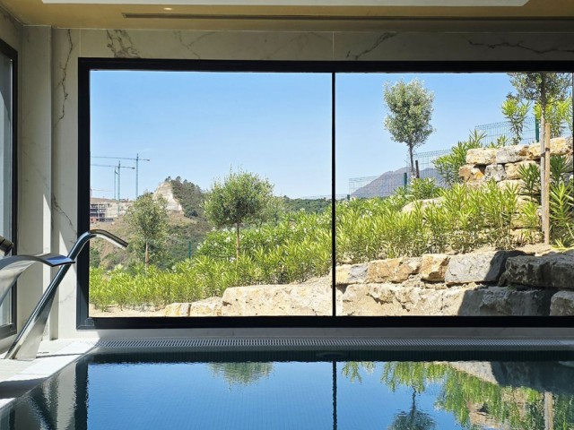 Apartamento con 3 Dormitorios  en New Golden Mile