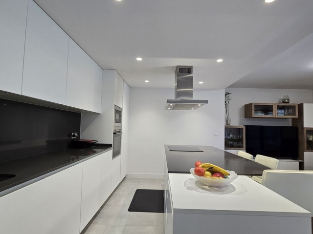 Apartamento con 3 Dormitorios  en New Golden Mile