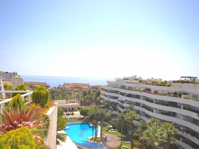 Penthouse, Puerto Banús