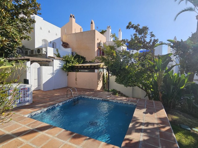 Rijtjeshuis, Nueva Andalucia