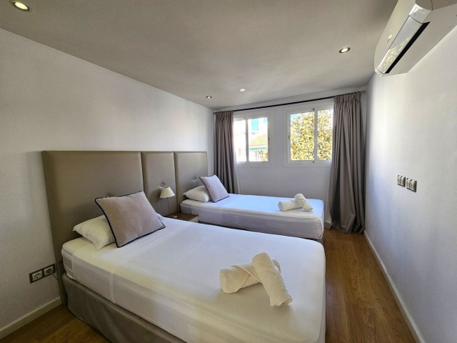 5 Slaapkamer Rijtjeshuis in Nueva Andalucía