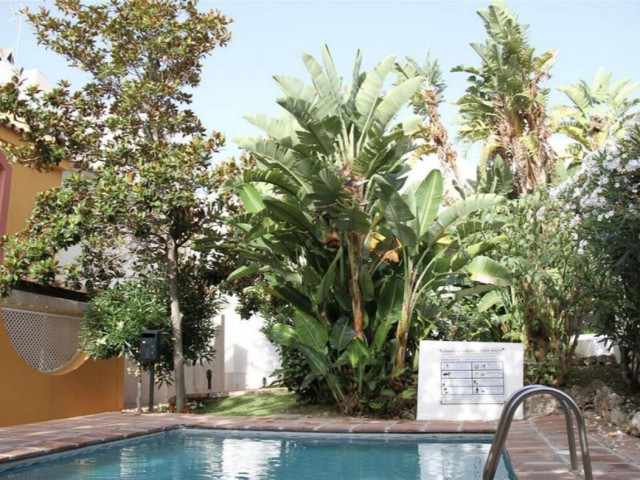 5 Slaapkamer Rijtjeshuis in Nueva Andalucía
