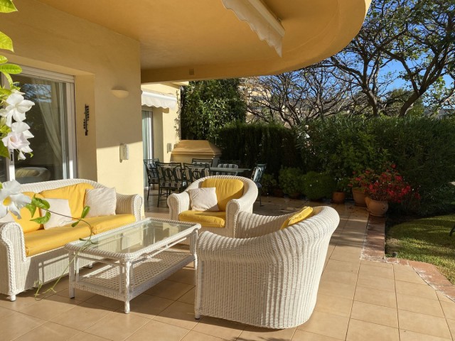 Appartement avec 3 Chambres  à Elviria