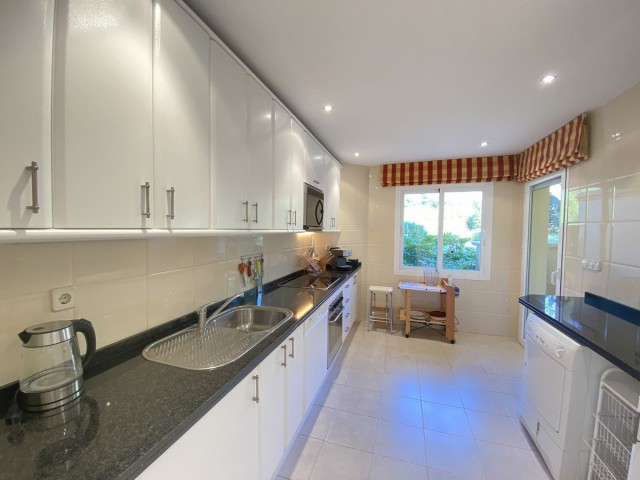 Appartement avec 3 Chambres  à Elviria