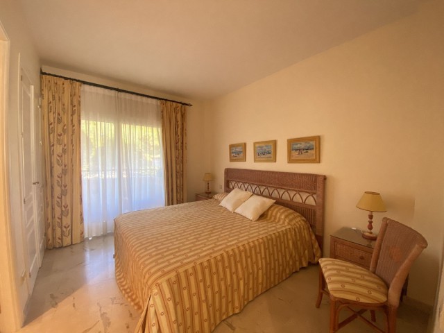 Appartement avec 3 Chambres  à Elviria