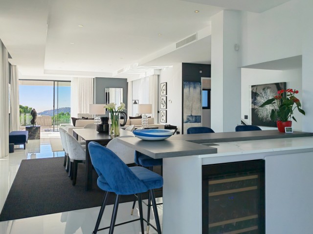 5 Bedrooms Villa in Benahavís