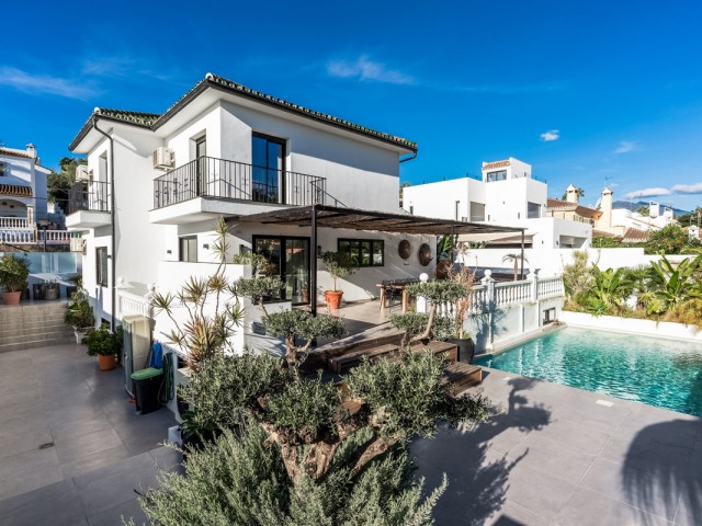 5 Schlafzimmer Villa in Nueva Andalucía