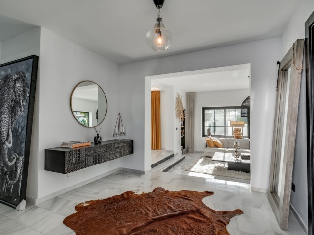 5 Schlafzimmer Villa in Nueva Andalucía