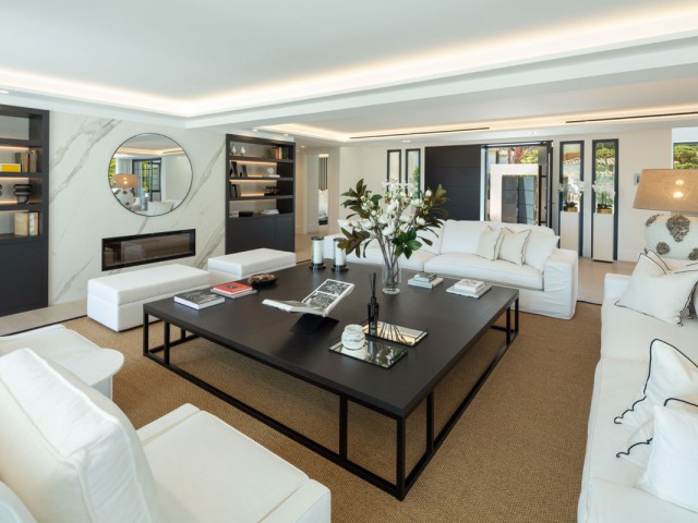 5 Bedrooms Villa in Nueva Andalucía