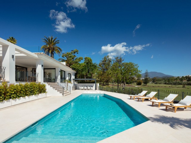 5 Bedrooms Villa in Nueva Andalucía