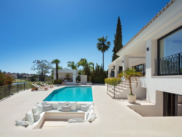 5 Bedrooms Villa in Nueva Andalucía