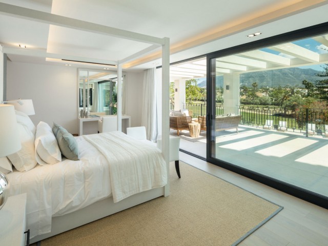 5 Bedrooms Villa in Nueva Andalucía