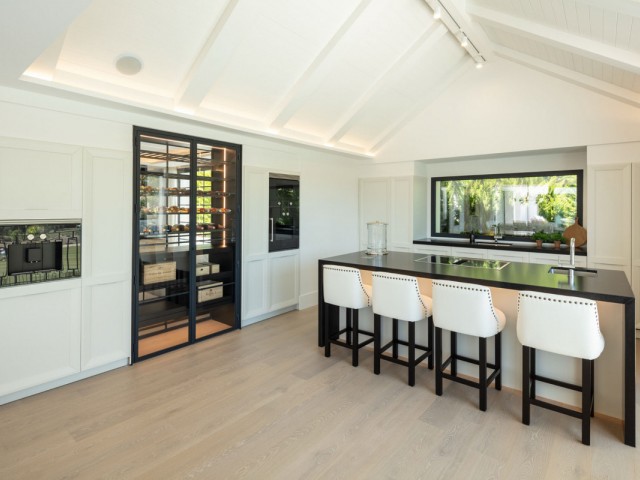 5 Schlafzimmer Villa in Nueva Andalucía