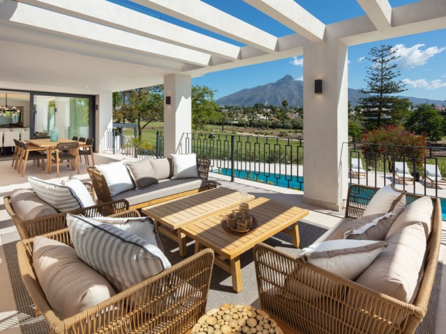 5 Schlafzimmer Villa in Nueva Andalucía