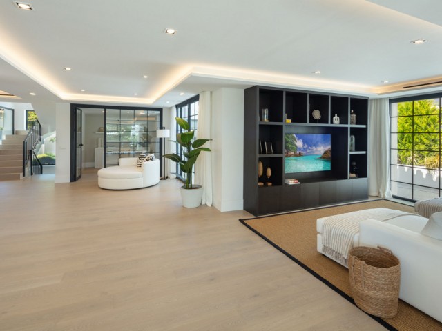 5 Schlafzimmer Villa in Nueva Andalucía