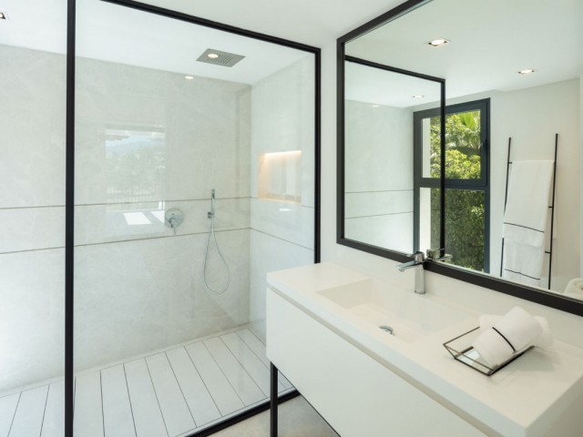 5 Schlafzimmer Villa in Nueva Andalucía