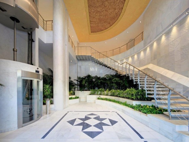 Apartamento con 3 Dormitorios  en Puerto Banús