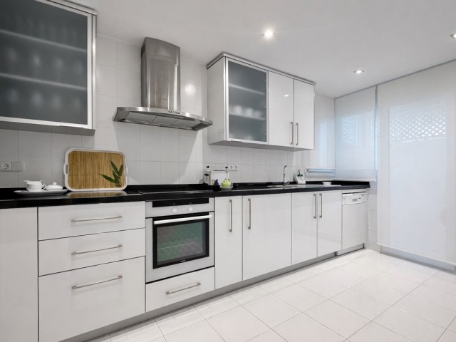 Apartamento con 3 Dormitorios  en Puerto Banús