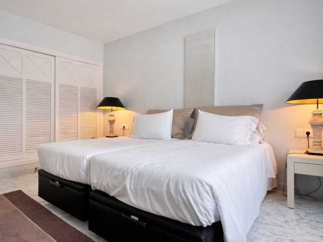 Apartamento con 3 Dormitorios  en Puerto Banús