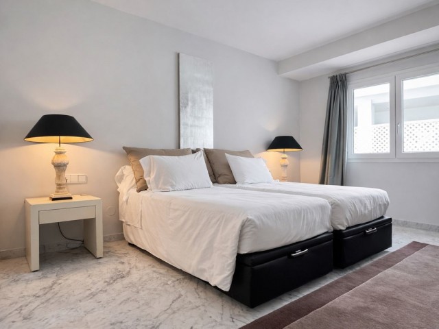 Apartamento con 3 Dormitorios  en Puerto Banús