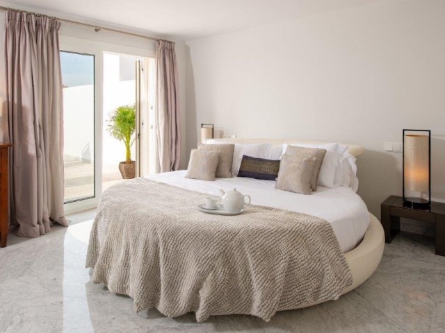 Apartamento con 3 Dormitorios  en Puerto Banús