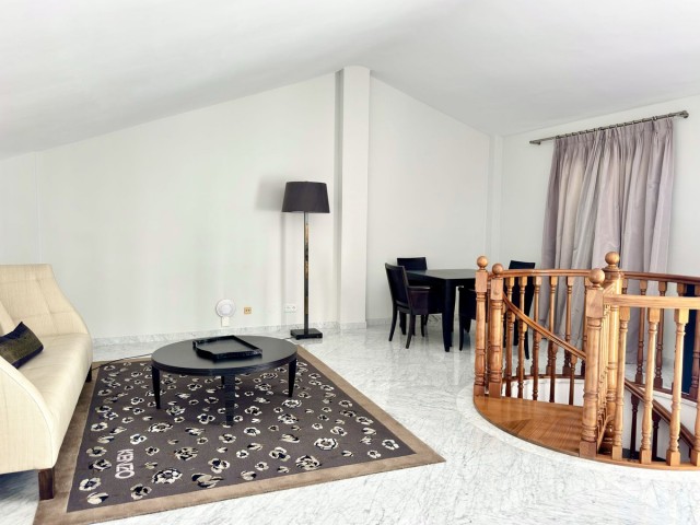 Apartamento con 3 Dormitorios  en Puerto Banús