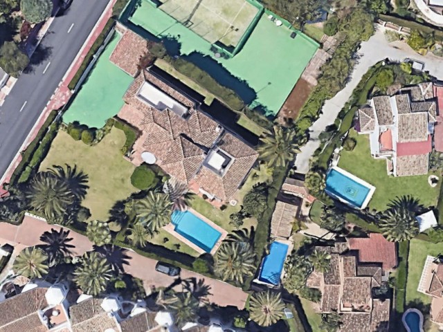 4 Soveroms Villa i Elviria