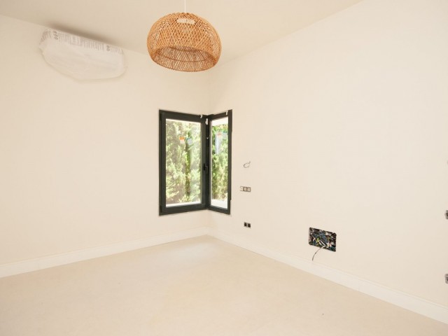 4 Soveroms Villa i Elviria
