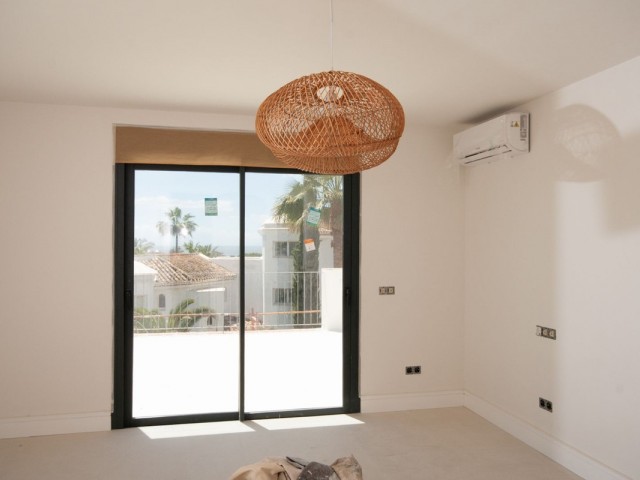 4 Soveroms Villa i Elviria