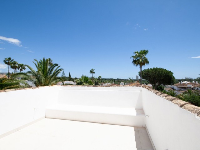 4 Soveroms Villa i Elviria
