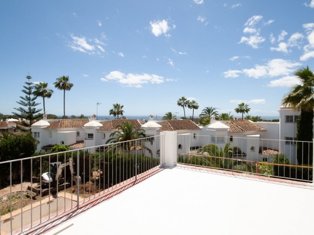 4 Soveroms Villa i Elviria