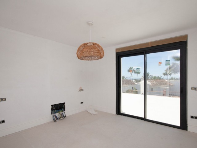 4 Soveroms Villa i Elviria