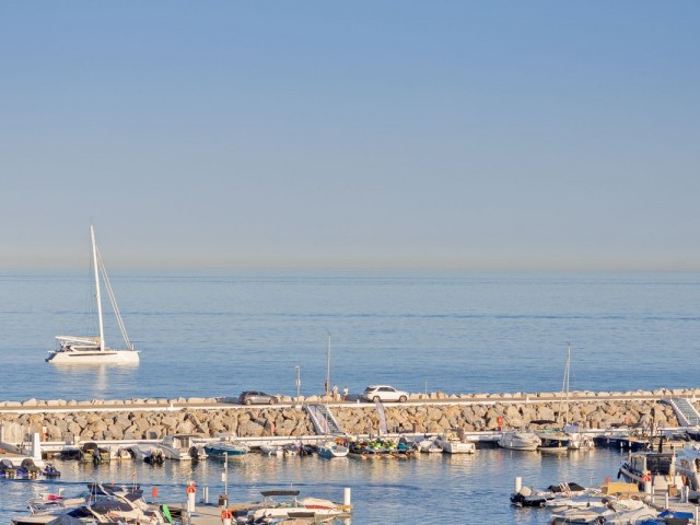 Penthouse, Puerto Banús