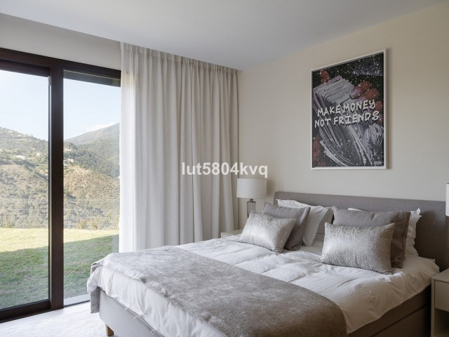 3 Bedrooms Apartment in Benahavís
