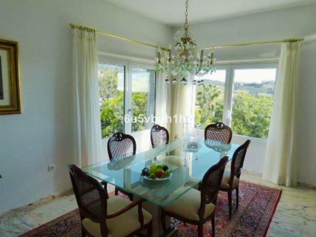Villa avec 4 Chambres  à Mijas Costa