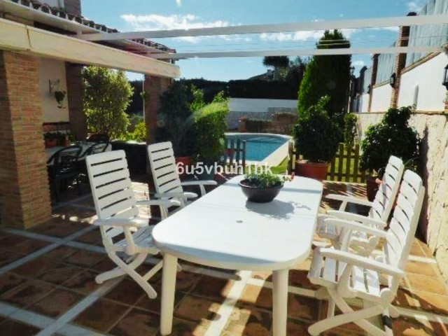 Villa avec 4 Chambres  à Mijas Costa