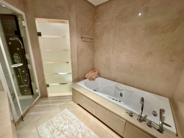 2 Soveroms Leilighet i Puerto Banús