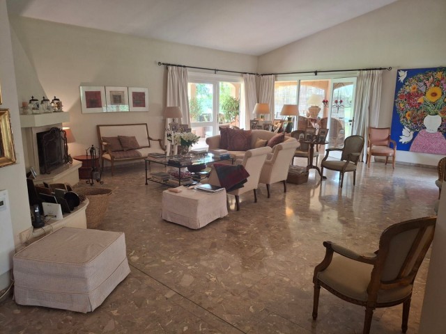 4 Soveroms Villa i Benahavís