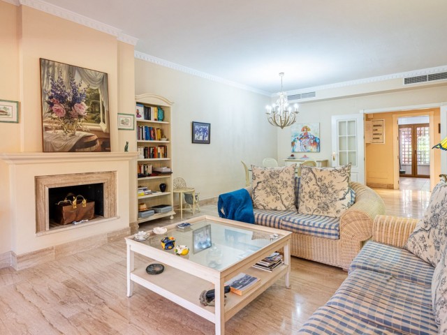 Apartment, Guadalmina Baja, R5367847