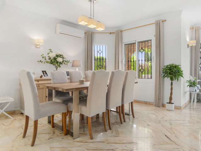 3 Bedrooms Villa in El Chaparral