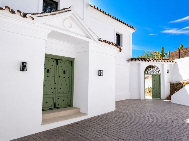 Villa avec 5 Chambres  à El Madroñal