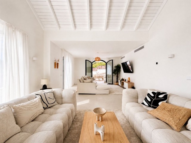 Villa avec 5 Chambres  à El Madroñal