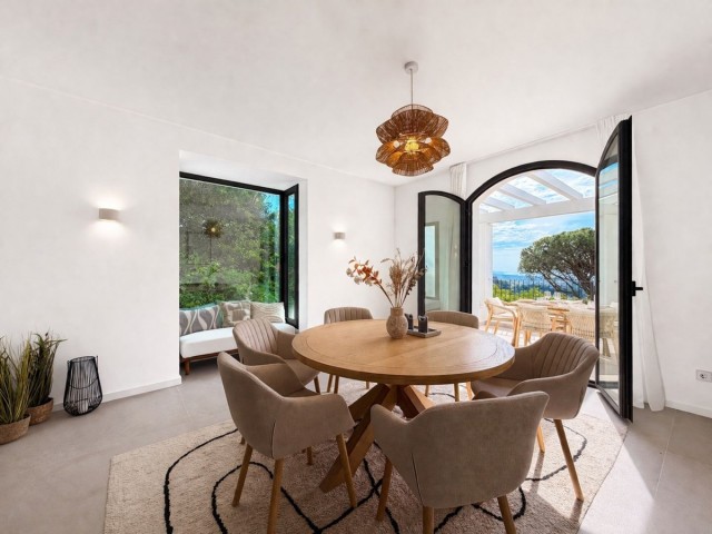 Villa avec 5 Chambres  à El Madroñal