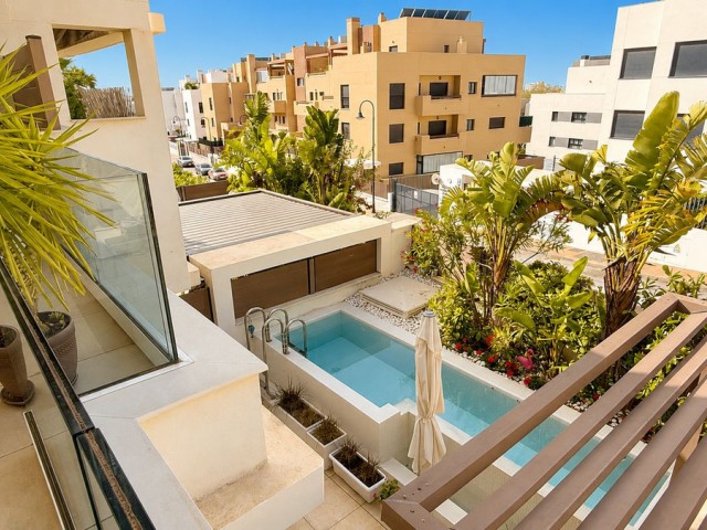 Maison mitoyenne avec 4 Chambres  à La Cala de Mijas