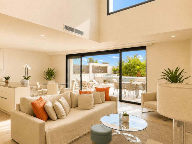 Maison mitoyenne avec 4 Chambres  à La Cala de Mijas