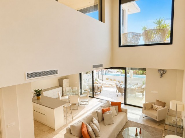Maison mitoyenne avec 4 Chambres  à La Cala de Mijas