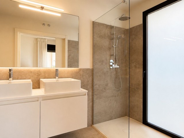 Maison mitoyenne avec 4 Chambres  à La Cala de Mijas
