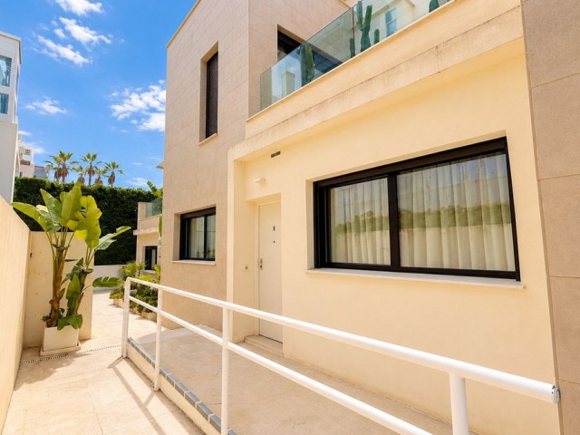 Maison mitoyenne avec 4 Chambres  à La Cala de Mijas
