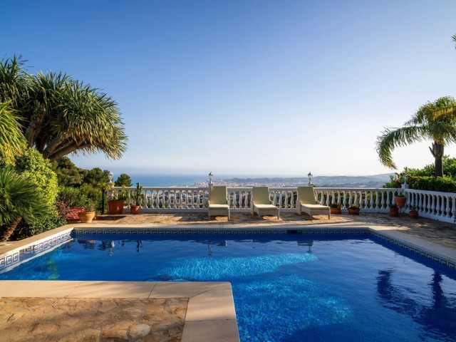 Villa avec 6 Chambres  à Mijas